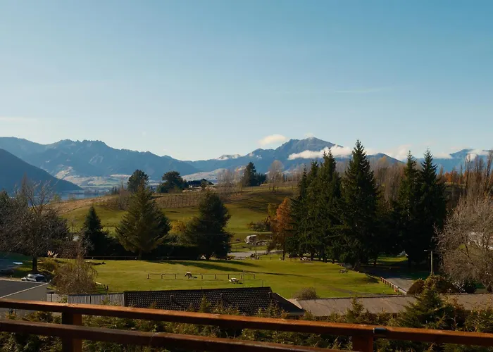 Sundale Maru Lodge *