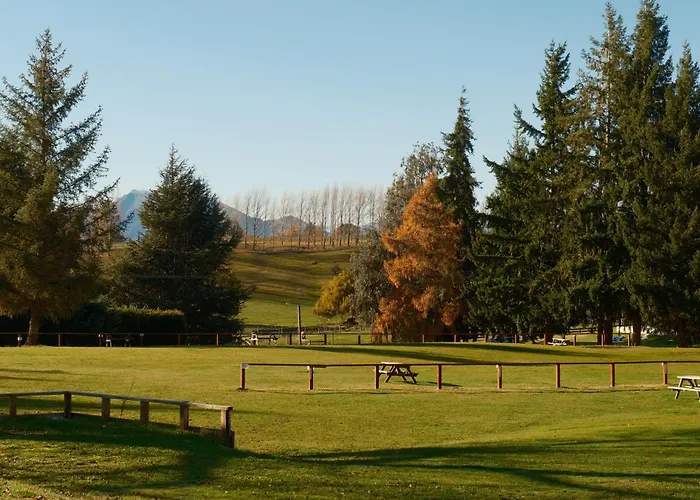 Sundale Maru Lodge *
